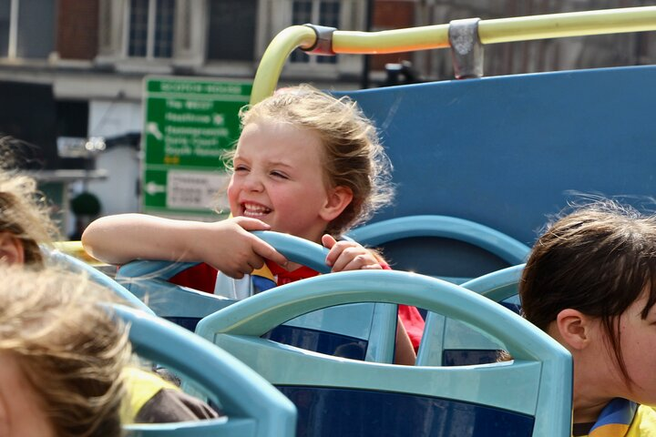 London Tootbus Kids Tour with Bespoke Live Guided Commentary - Photo 1 of 18